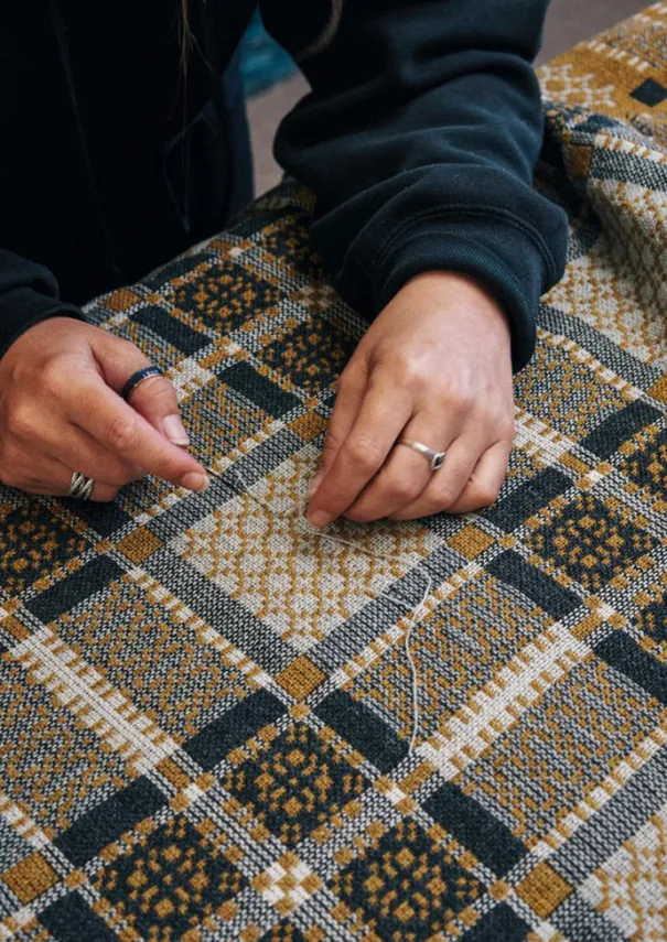 New Melin Tregwynt Welsh Blanket Textiles|Blankets & Throws