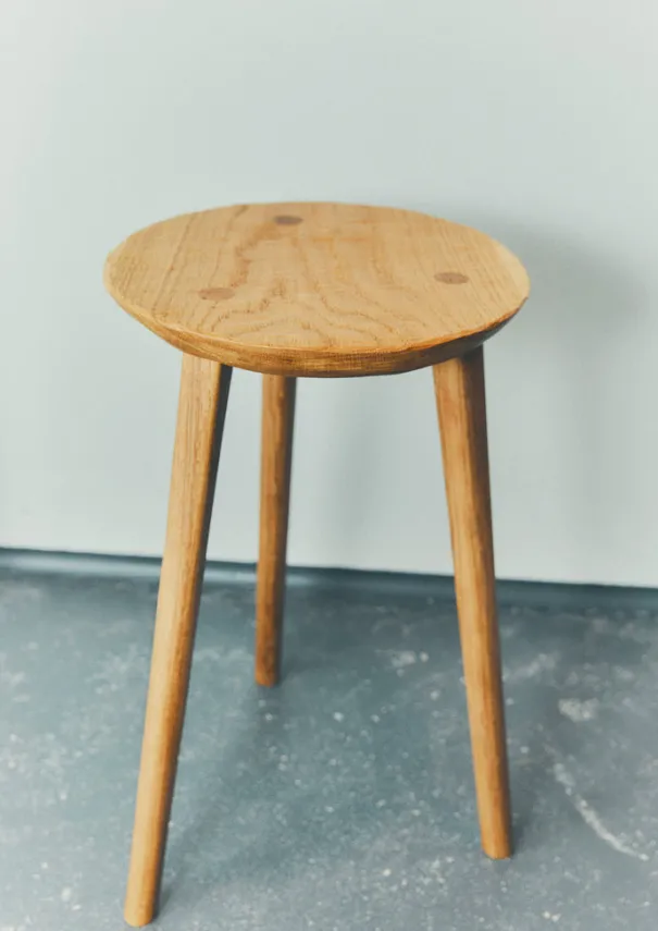 New Will Nock Round Side Table Decorative Pieces